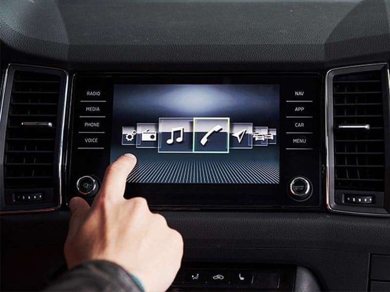 Los dispositivos que no deben faltar en tu coche nuevo
