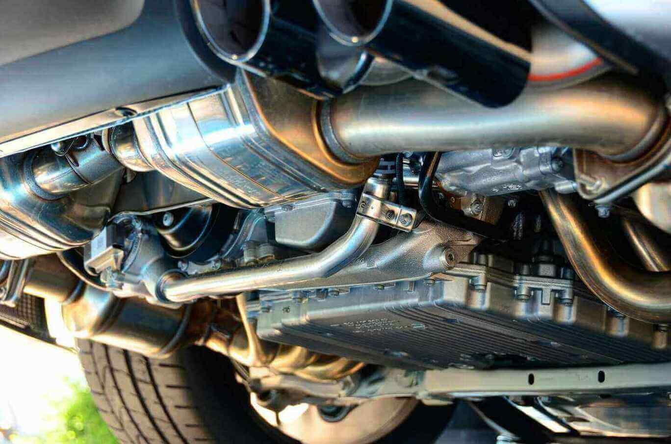 ¿Sabes cuál es el tipo de dirección que lleva tu coche?
