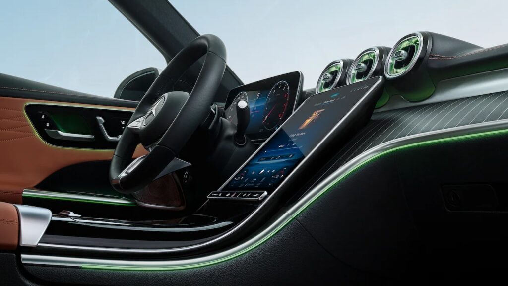 Cómo Actualizar el Navegador Mercedes: Guía Completa y Consejos 2025